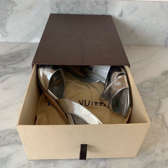 Louis Vuitton silver Mirroire Sandals size 38 - Picture 8 of 8